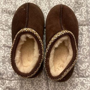 Kids Dark Brown Ugg Slippers
